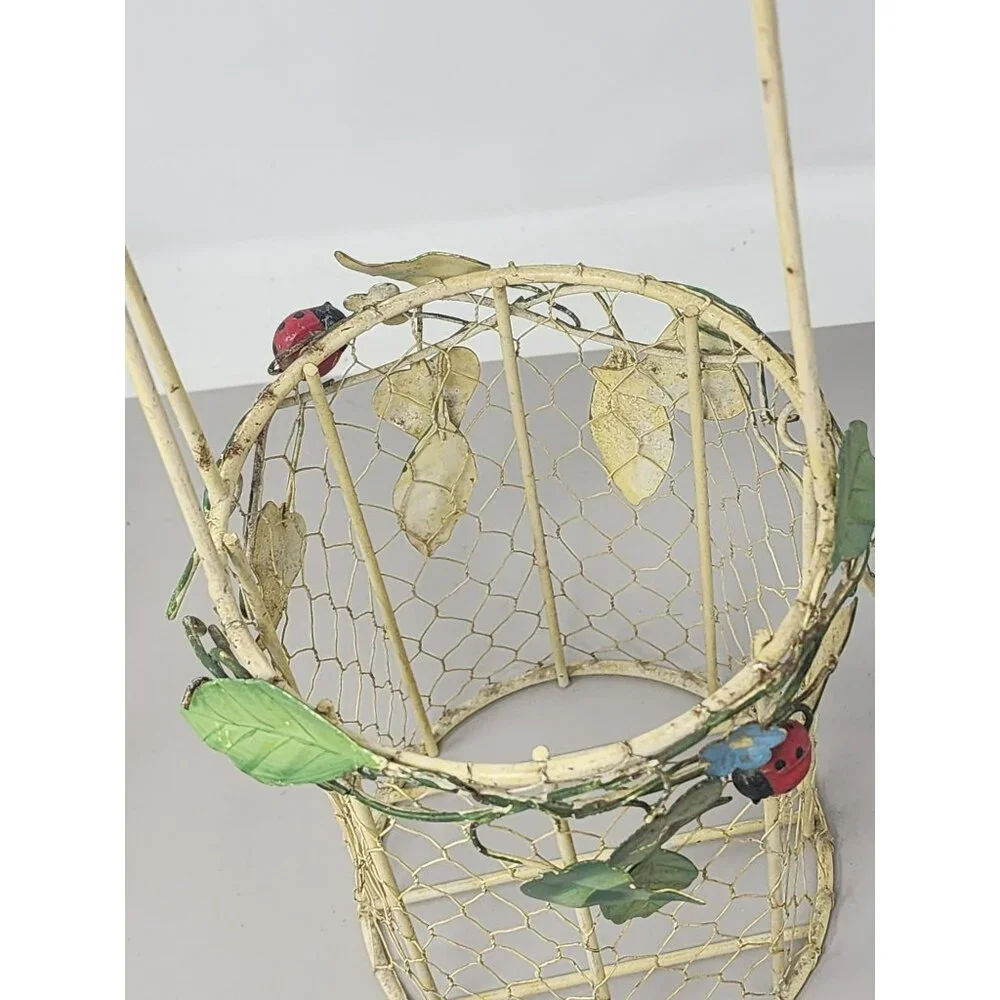 Vintage Lot Of 2 Chicken Wire Baskets Lady Bugs Butterfly Leaves‎